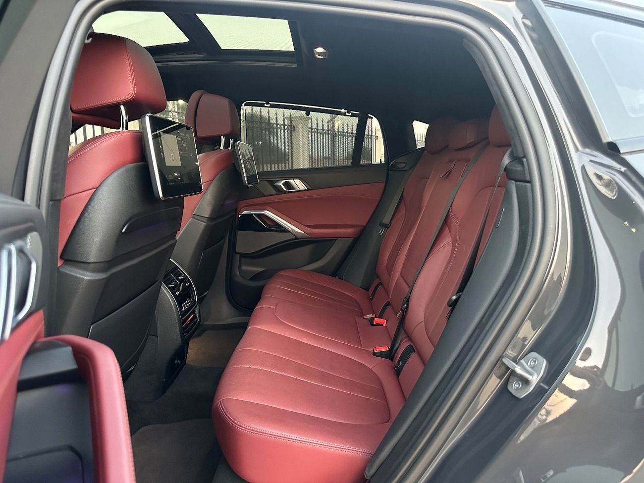 BMW X6 M50i 4.4L V8 | 2021 | GCC Specs | Warranty And Service AGMC | Full Option | Perfect Condition