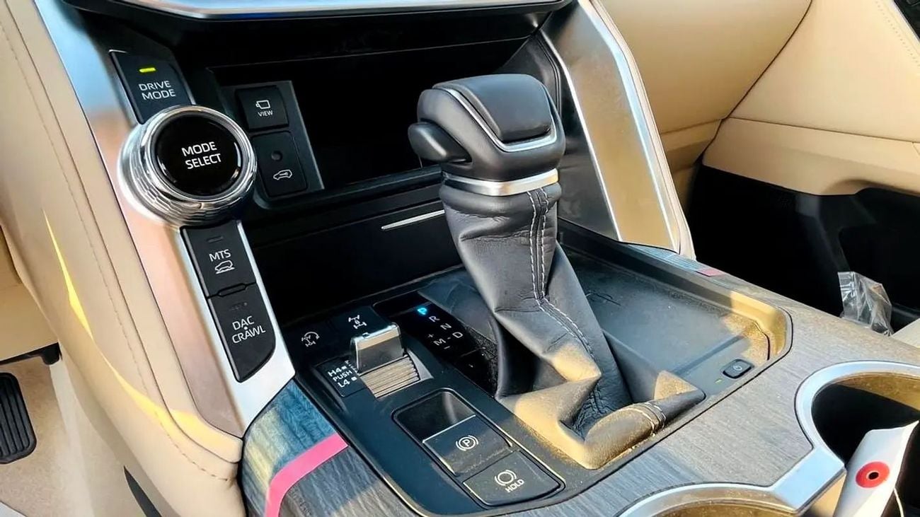 تويوتا لاند كروزر VXR تويوتا لاند كروزر LC300 VXR-Z HEV ليميتد موديل 2026 (كاملة المواصفات) محرك هجين V6 ثنائي التوربو سعة
