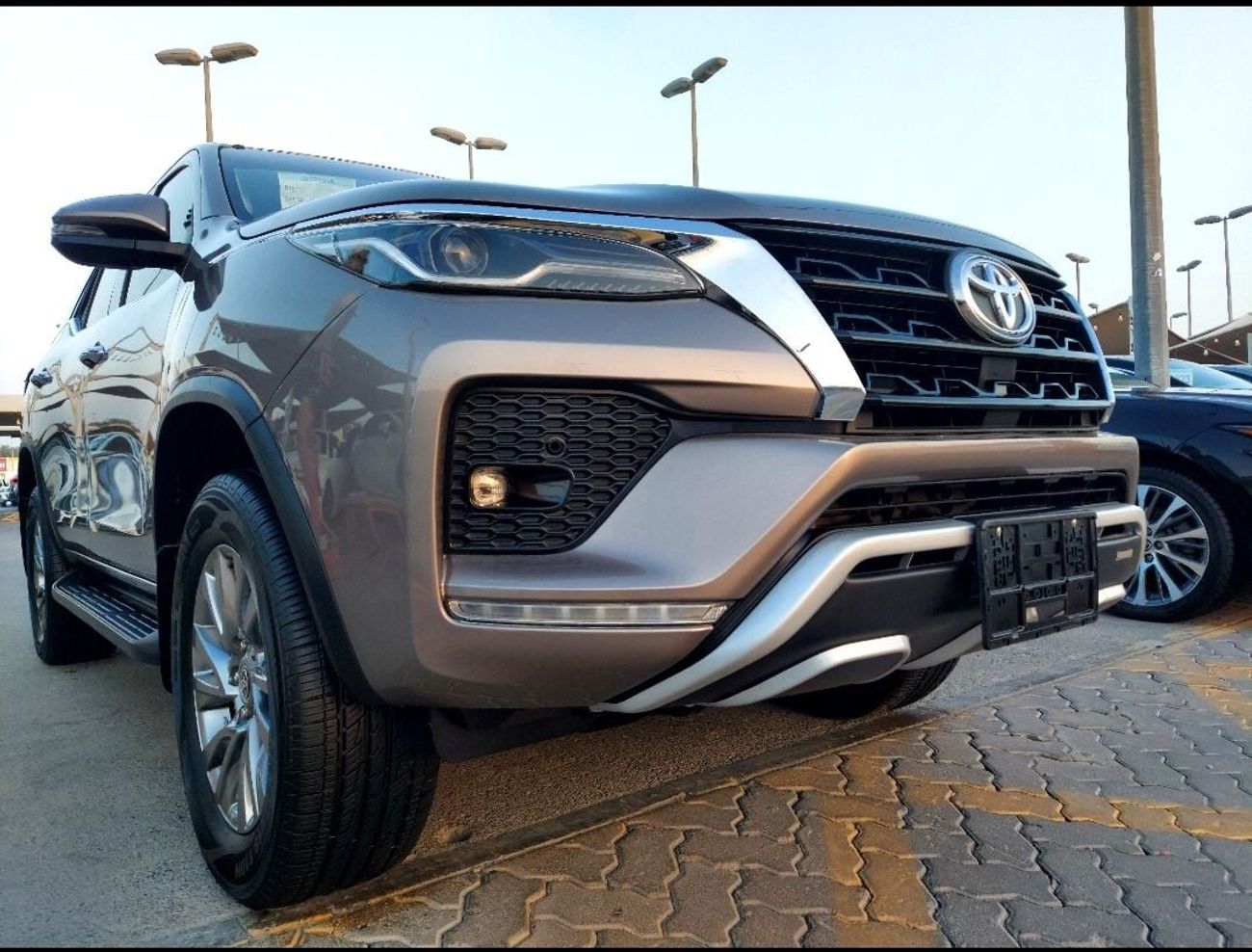 تويوتا فورتونر VXR 4.0L (278 HP)