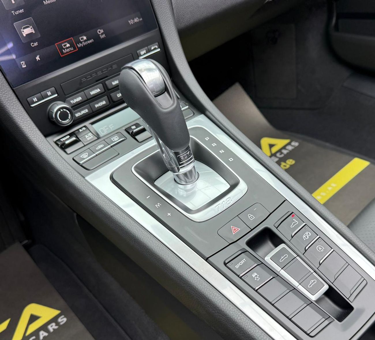 بورش بوكستر 718 Std 2.0L A/T 2025 Porsche 718 Boxster ,Al Nabooda Warranty+Full service history ,GCC