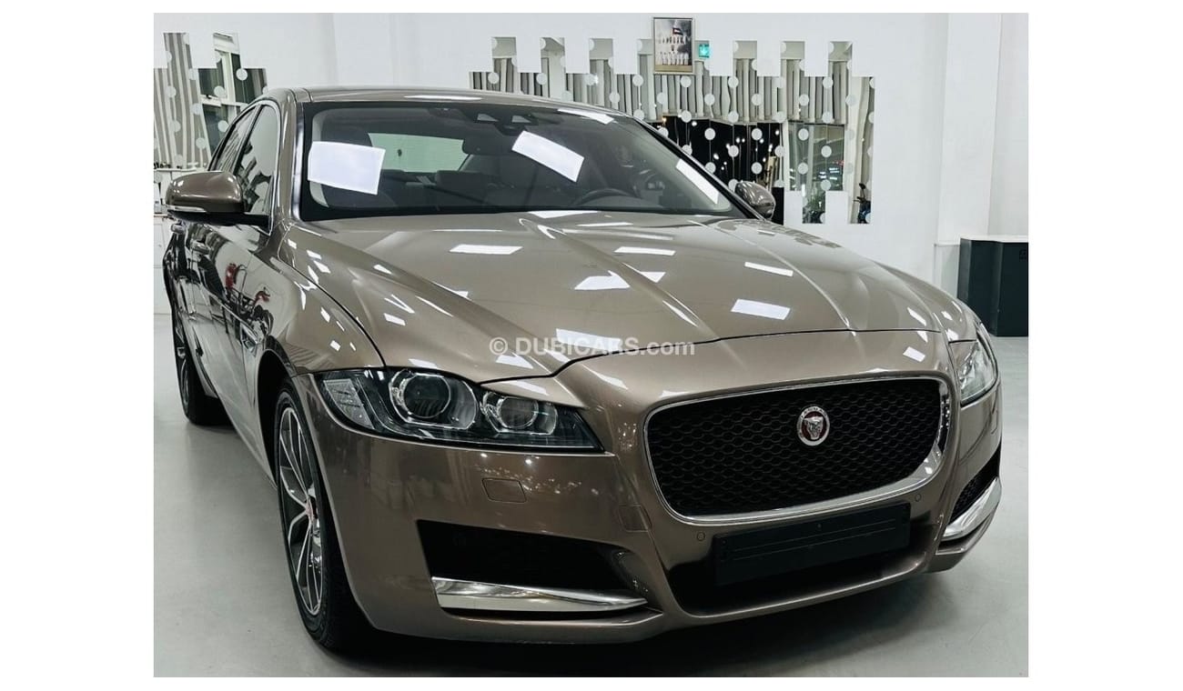 Jaguar XF Prestige GCC .. FSH .. Perfect Condition .. Top Range ..