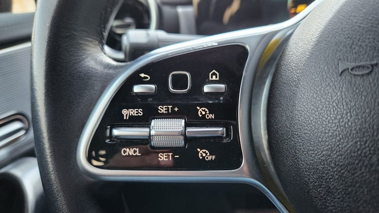 Mercedes Benz CLA250 Premium +