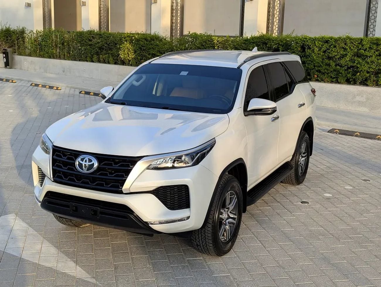 Toyota Fortuner EXR - V4 2.7L 4X4 - Original Paint - GCC Specs - Like New!