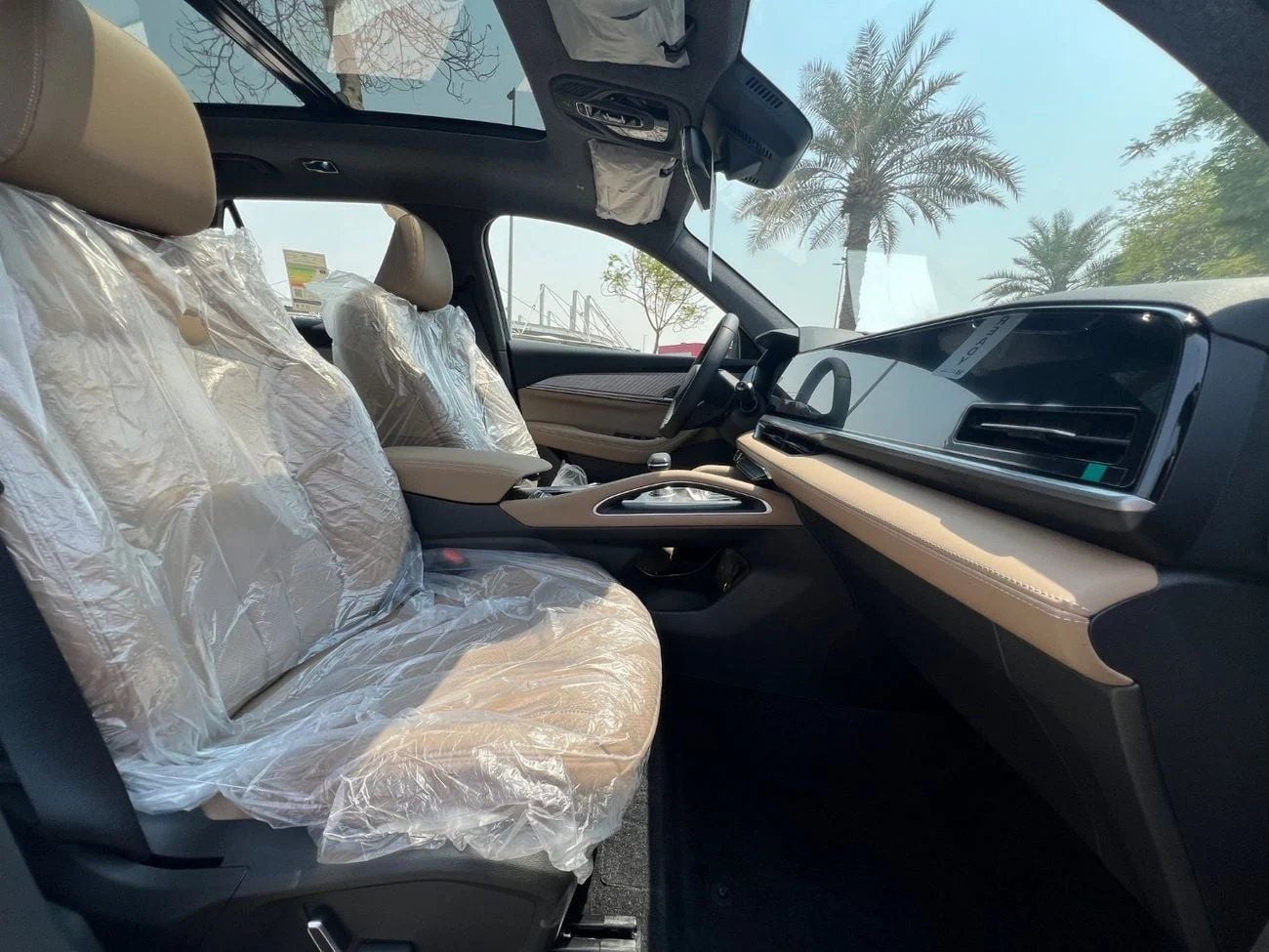 Renault Koleos Renault Koleos LE 2.0L AWD 2026 – GCC Specs | Silver Exterior | Beige Interior