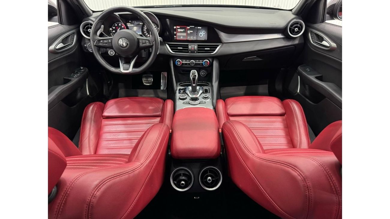 Alfa Romeo Giulia 2023 Alfa Romeo Giulia Veloce, 2027 Agency Warranty + Service Package, Full Service History, GCC