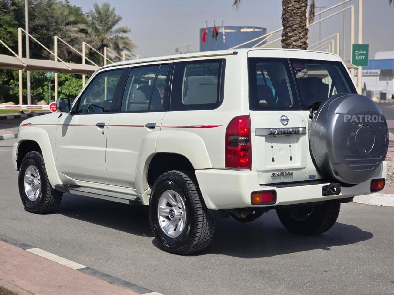 Nissan Patrol Safari Safari 4.8L M/T 2021 GCC SINGLE OWNER LOW MILEAGE IN MINT CONDITION