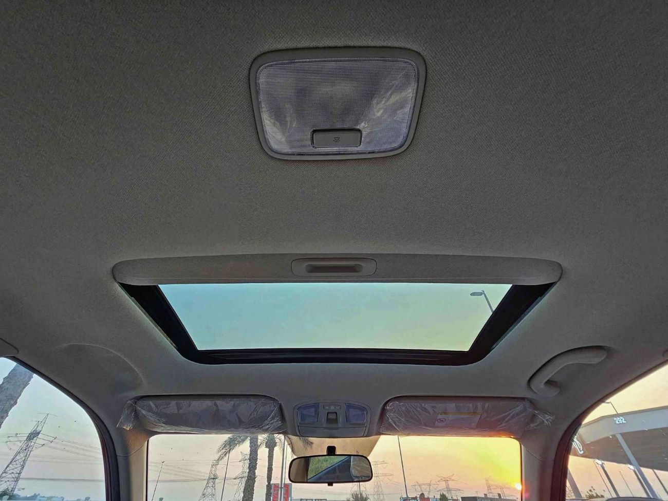 كيا سونیٹ DUAL TONE/ 1.5L V4/ SUNROOF/ FULL OPTION/ PUSH START (CODE# 68065)