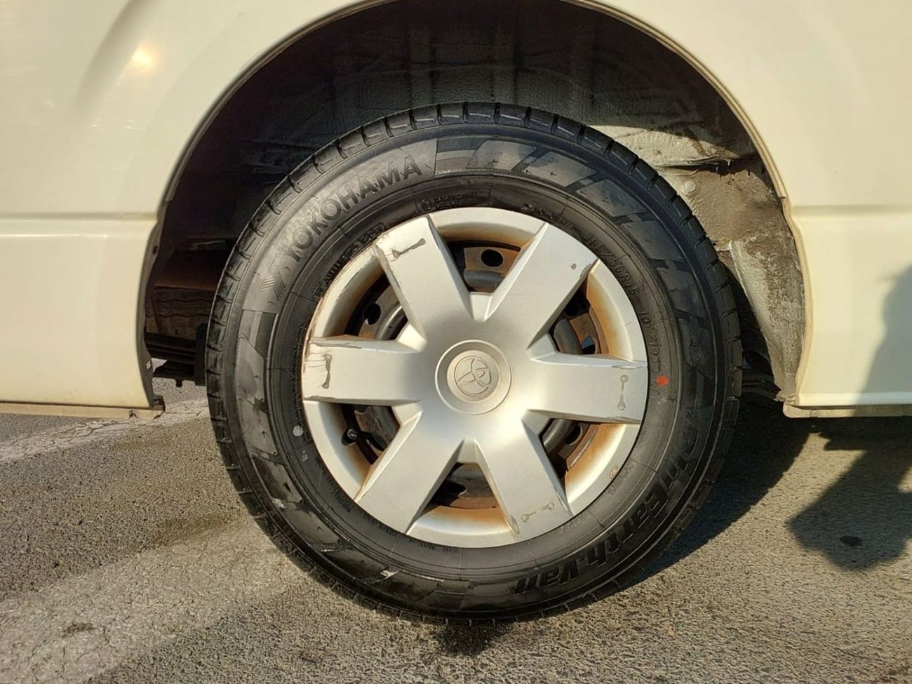 Toyota Hiace TOYOTA HIACE VAN RHD 2015 MODEL 3.0 L DIESEL AUTOMATIC(PM16111)