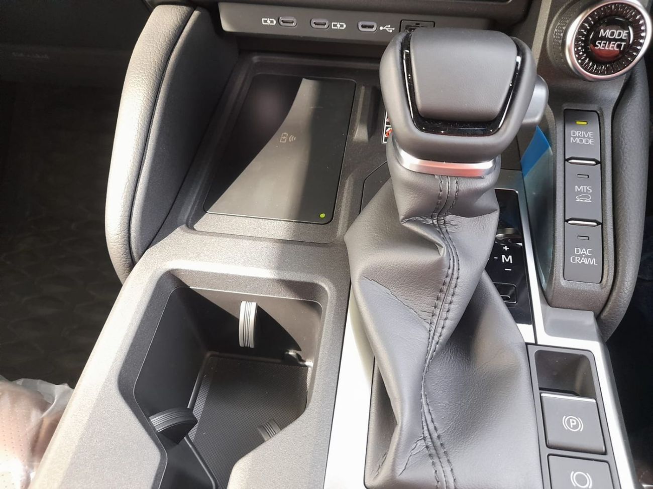 Toyota Prado Kakadu same RIGHT-HAND-DRIVE VX LIMITED EDITION PANORAMIC ROOF COOLBOX 7 SEATER