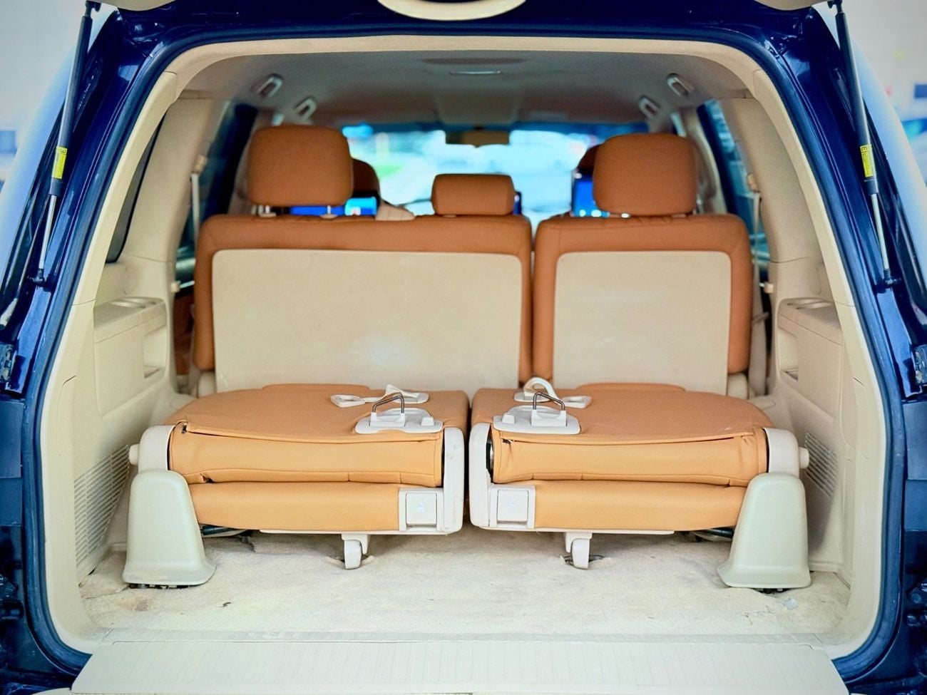 تويوتا لاند كروزر GXR 2019 FACELIFTED 2025 WITH INTERIOR AND EXTERIOR V6 4.0L GCC IN EXCELLENT CONDITION