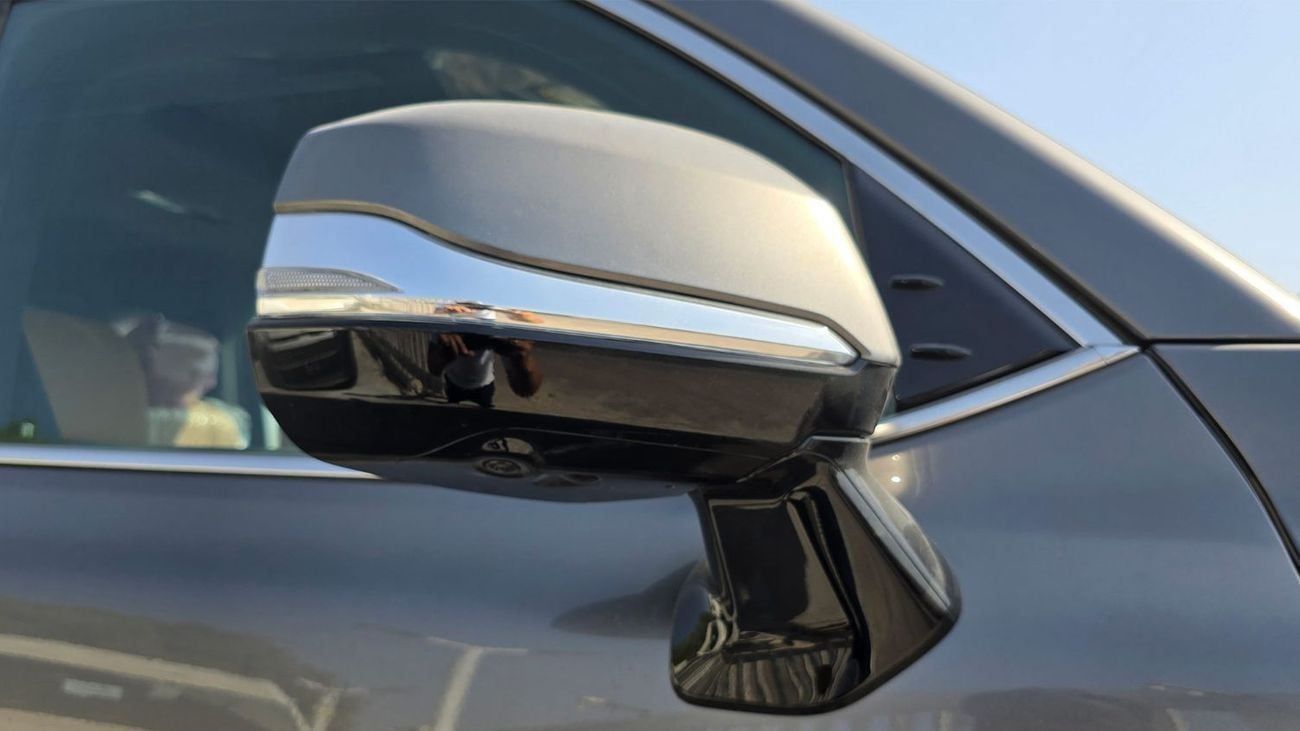 Lexus LX 700h 2025 Lexus LX700h Signature 3.5L AT Hybrid (Gray) 5 Seats