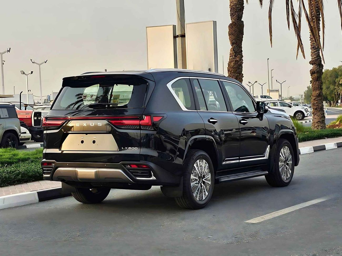 Lexus LX 600 3.5L SIGNATURE | MARK LEVINSON | HUD | 7 SEATS | RADAR | TOP VARIANT | (CODE# 68009)