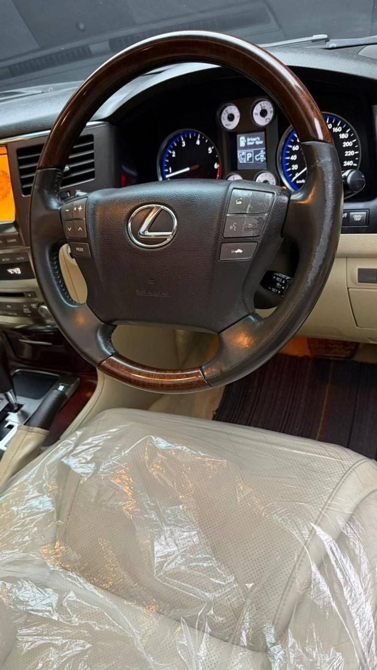 Lexus LX570 LX570 2012  STEERING WHEEL RIGHT SIDE FUEL PETROL