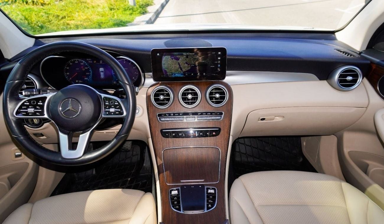 مرسيدس بنز GLC 300 4MATIC 2.0L Mercedes GLC300 AMG  OFFER PRICE 2022 FULLY LOADED