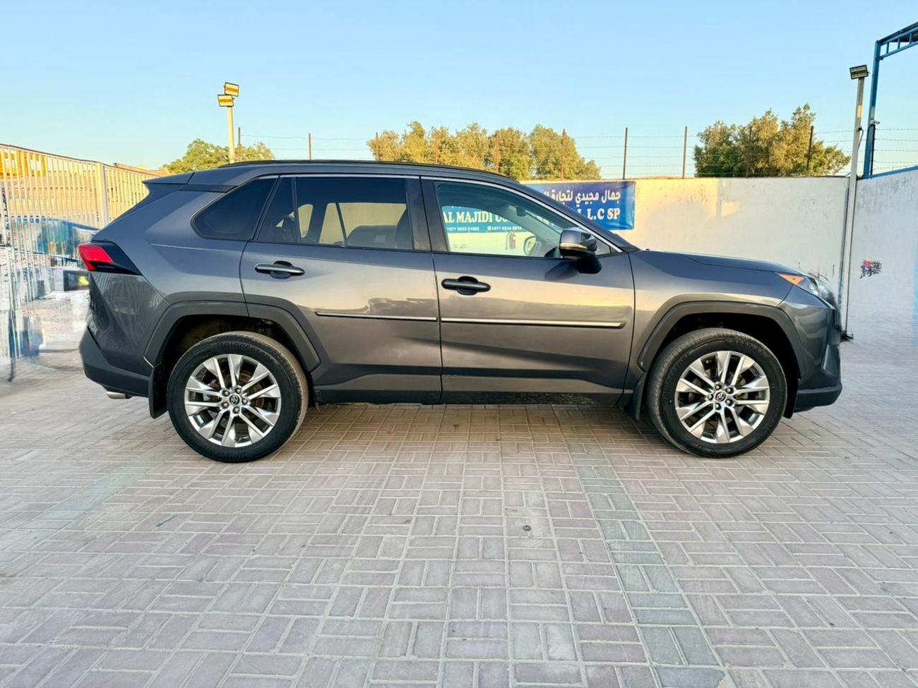 Toyota RAV4 2020 TOYOTA RAV4 XLE 4x4 PREMIUM AWD FULL OPTION READY  Gray