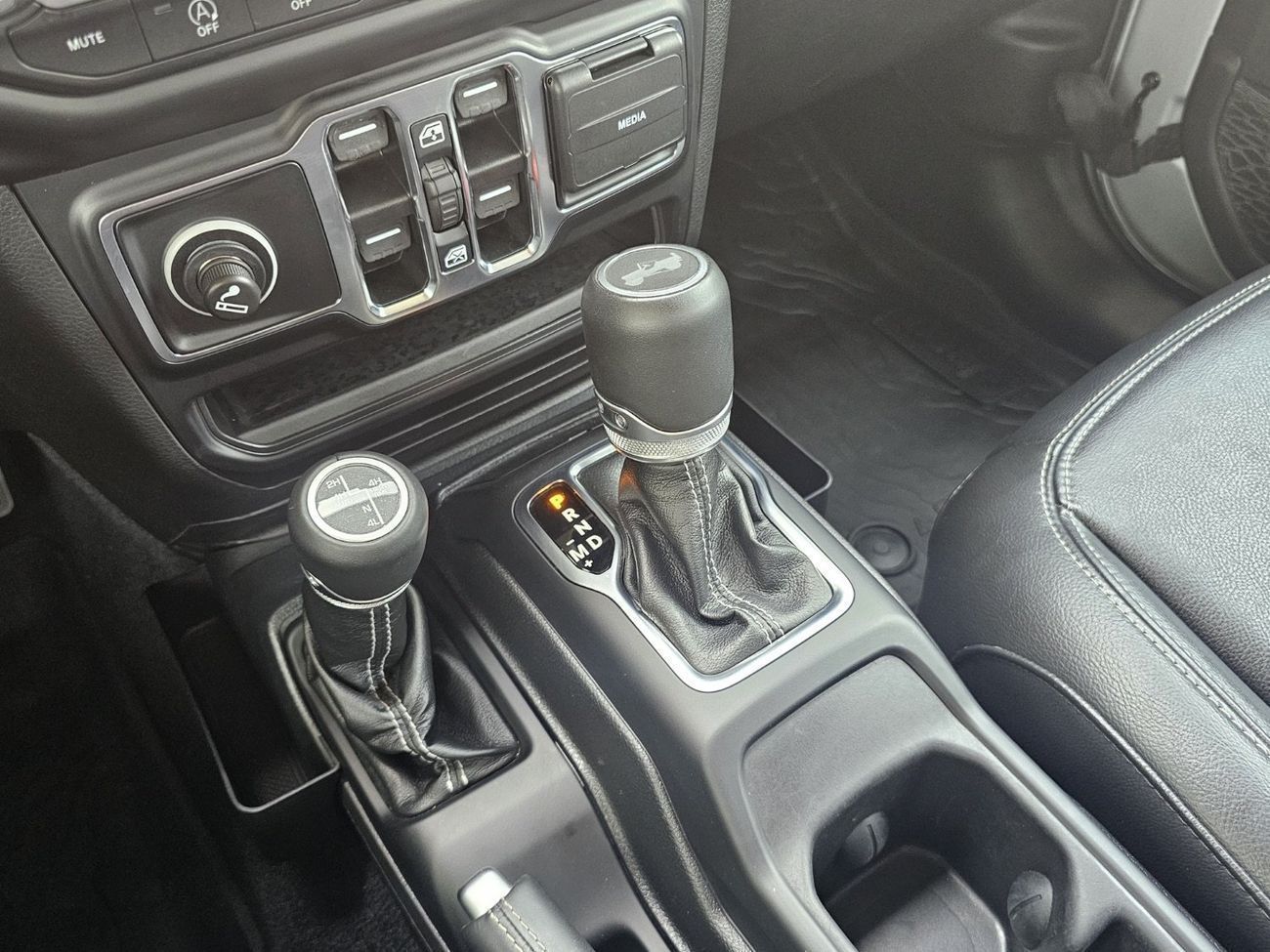 جيب رانجلر Sahara 3.6L A/T (5 Seater)