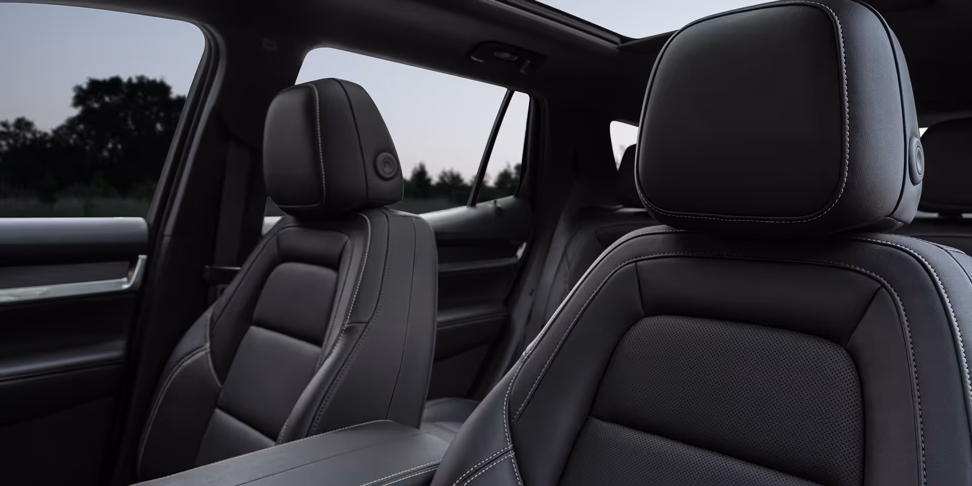 جي أم سي تيرين interior - Seats