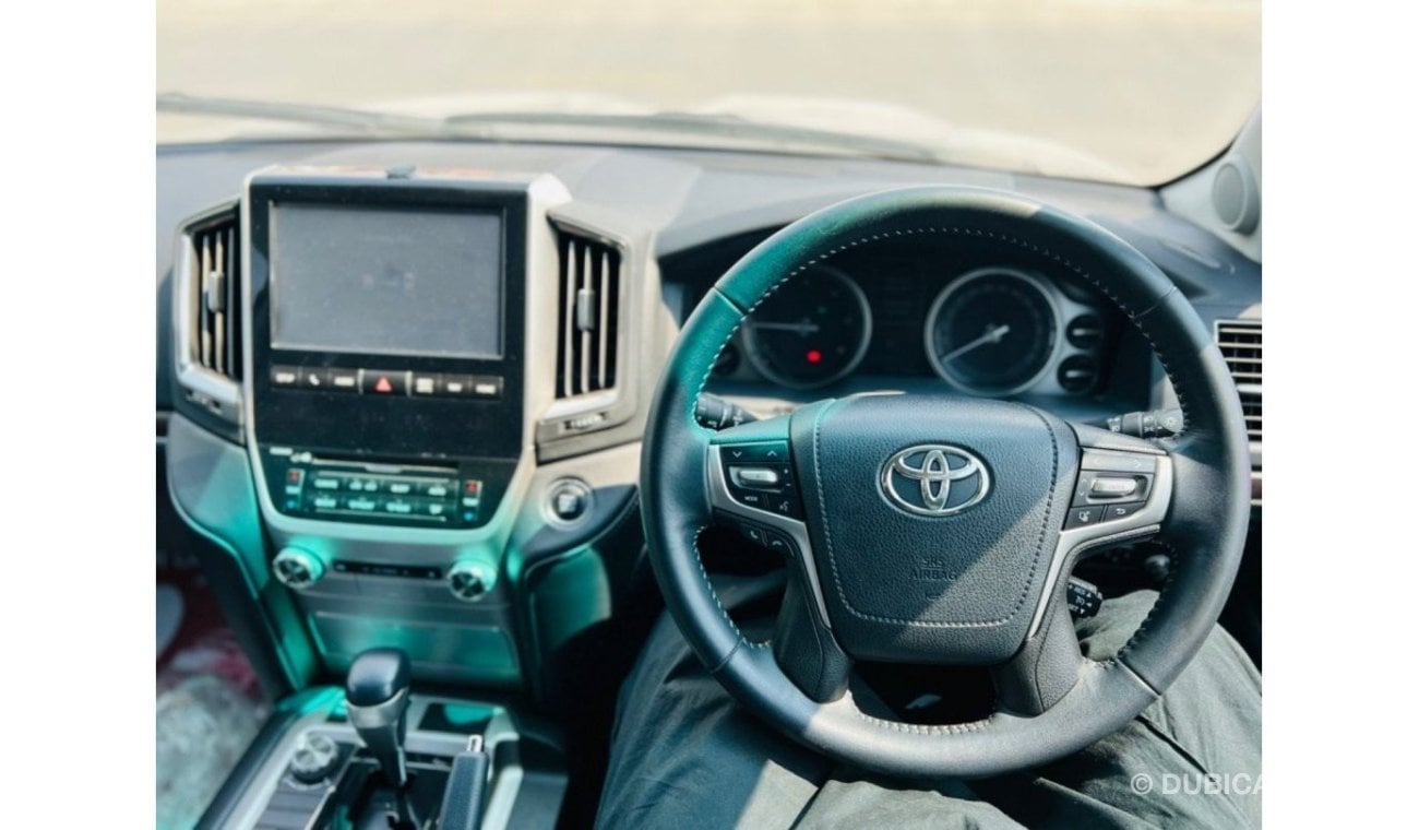 تويوتا لاند كروزر Toyota Land Cruiser Right Hand Drive