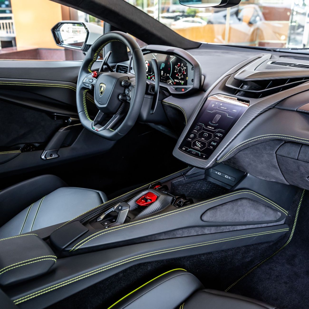 لامبورغيني ريفويلتو 2024 LAMBORGHINI REVUELTO BRAND NEW ( FREE SERVICE CONTRACT )