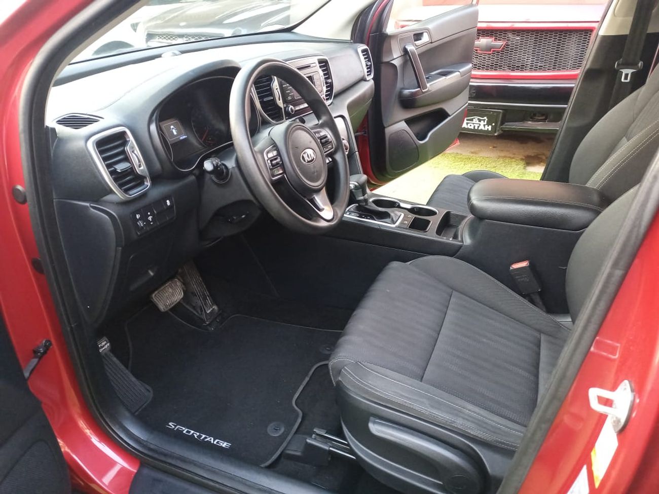 كيا سبورتيج خليجى  صبغ وكالة 1600 سى سى موديل 2018 مثبت سرعة تحكم رنجات أنوار ضباب بحالة ممتازة