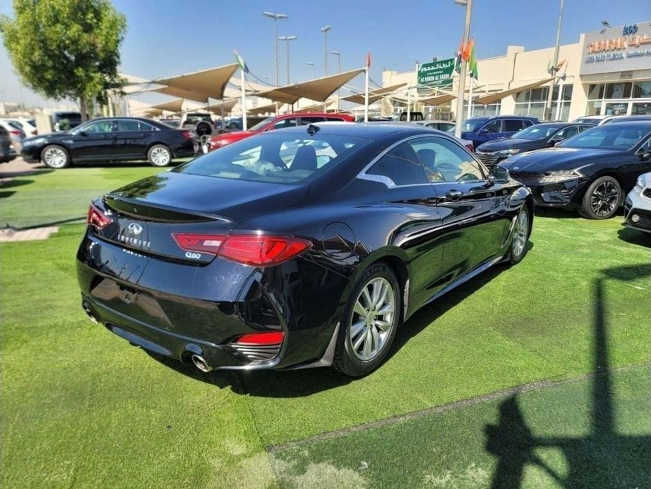 Infiniti Q60 Premium Luxury 3.0L