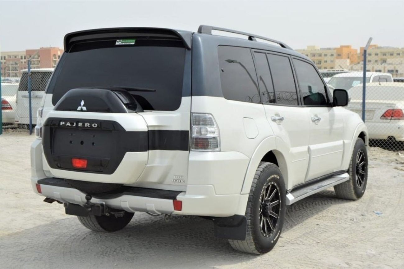 Mitsubishi Pajero Full option clean car