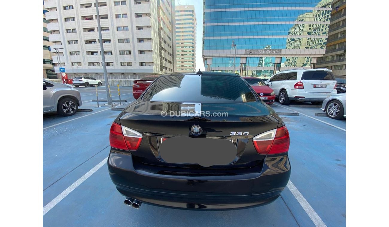 بي أم دبليو 330i