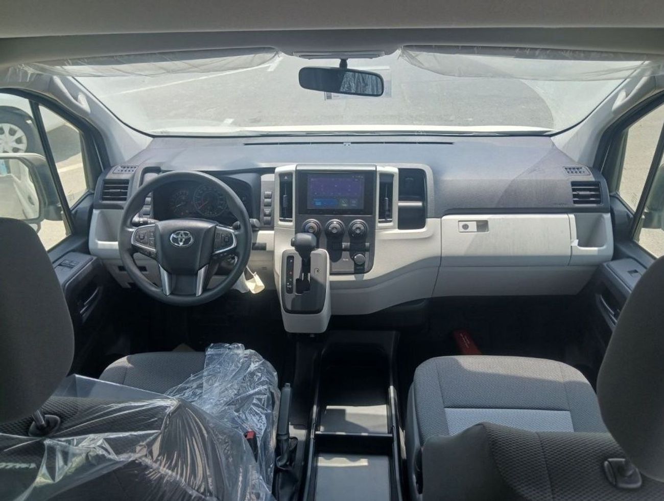 تويوتا هاياس ECT0003 - Toyota Hiace High Roof Passenger Van - 3.5L Petrol Auto White (Std)