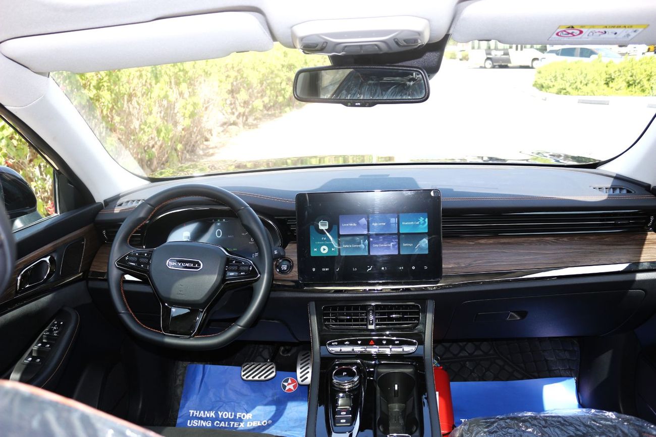 سكاي ول ET5 BRAND NEW SKYWELL ET5 FULL ELCTRIC GULF SPACE 2023 WITH 5 YEARS WARRATY