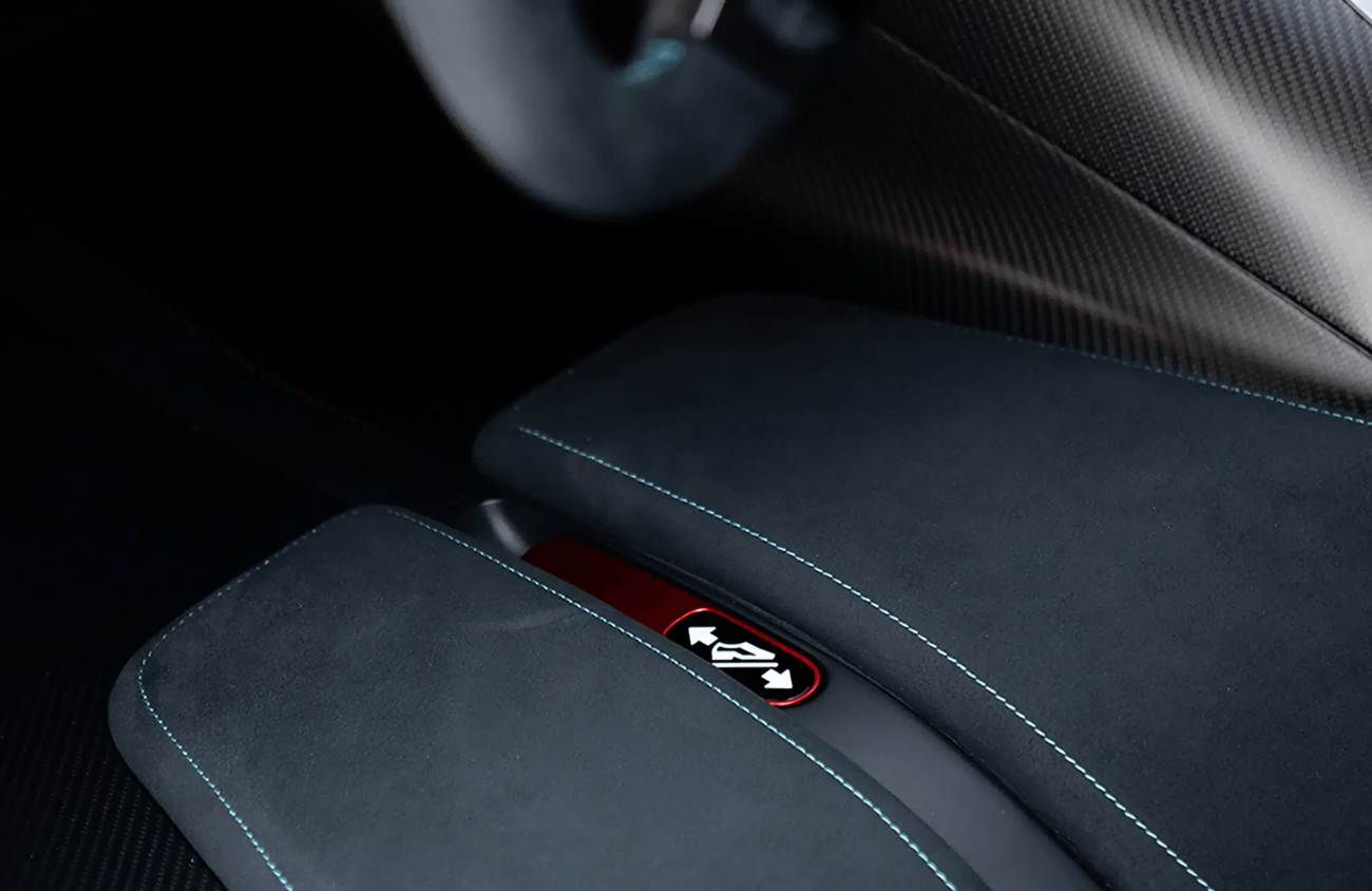 Mercedes-Benz AMG One 1.6L V6 Twin-Turbocharged + 4 eMotors