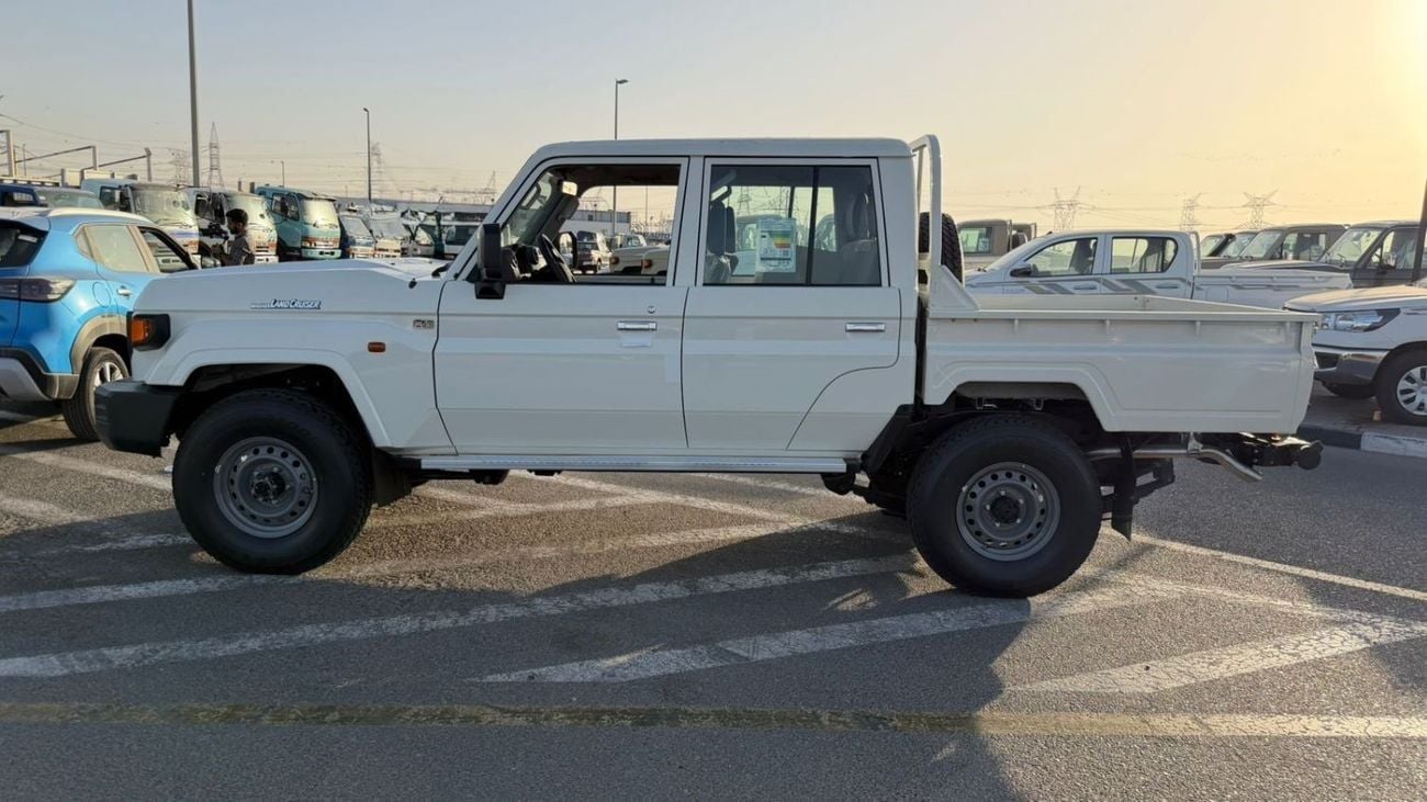 تويوتا لاند كروزر بيك آب LC79 DC 2.8 MT basic 2025