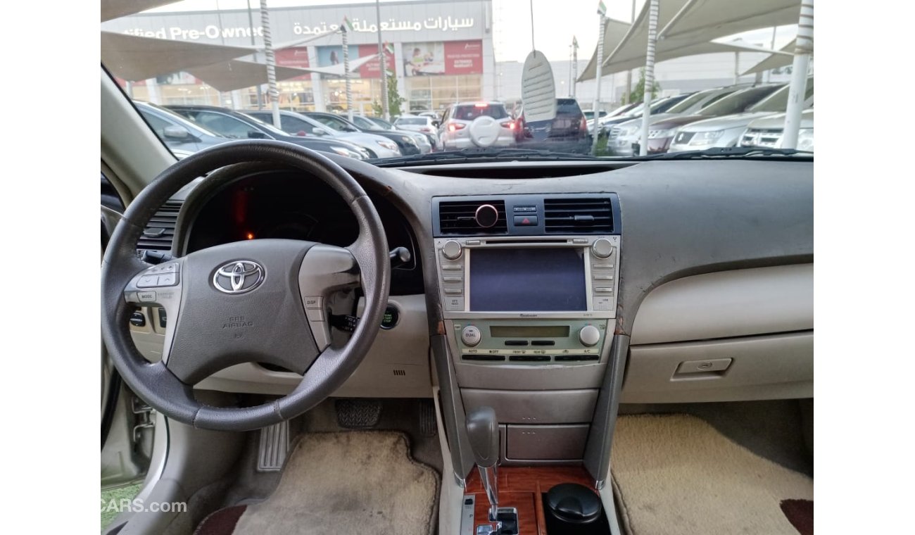 Toyota Aurion Gulf - without accidents - number one - fingerprint - aperture - screen - camera - cruise control -