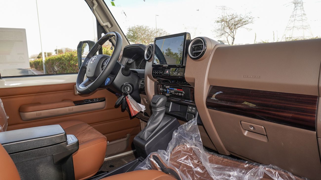 Toyota Land Cruiser 70 4.0L V6 A/T