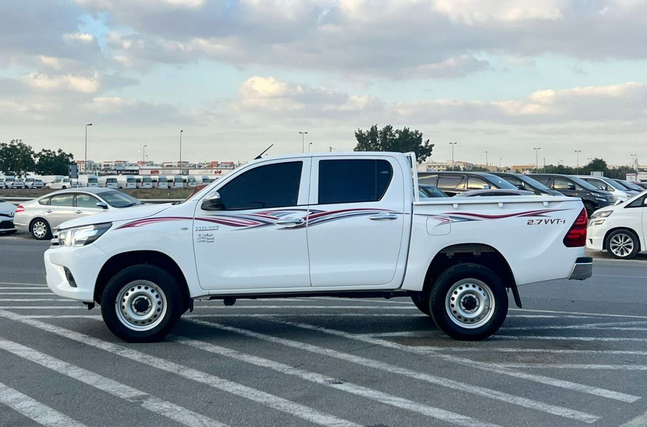 تويوتا هيلوكس 2022 Toyota Hilux GL 2.7L V4 - 4x4 AWD Original Paint - GCC -  Patrol Automatic