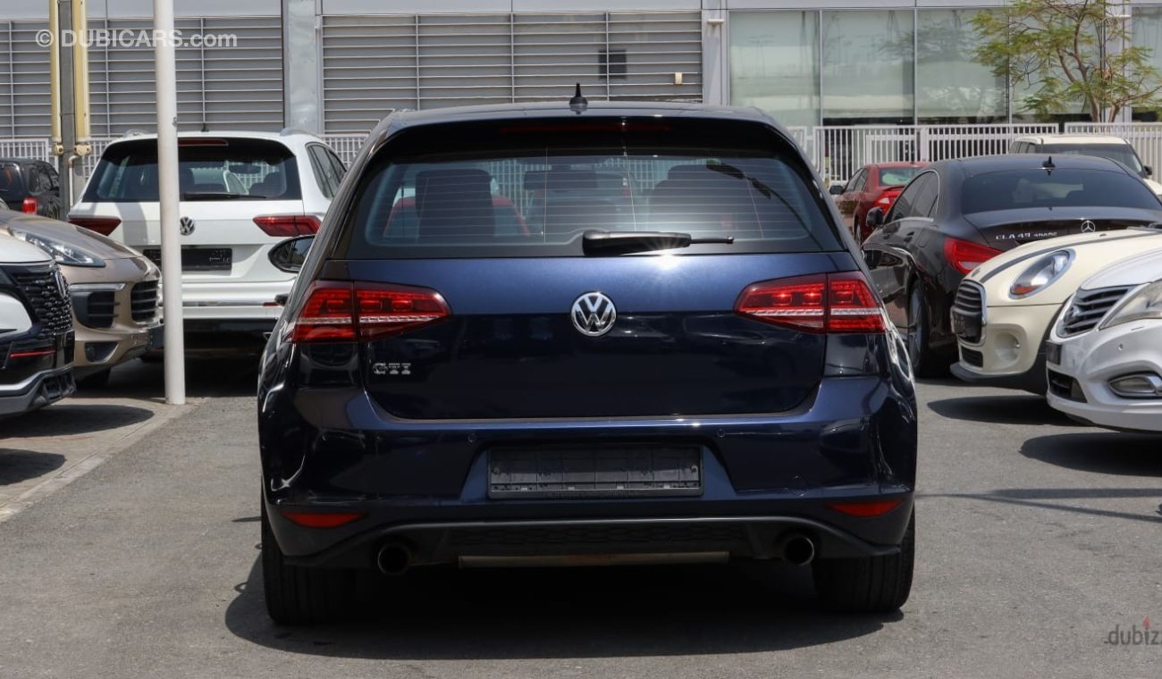 فولكس واجن جولف Volkswagen GTI 2014 GCC V4 Good Condition - Full Option