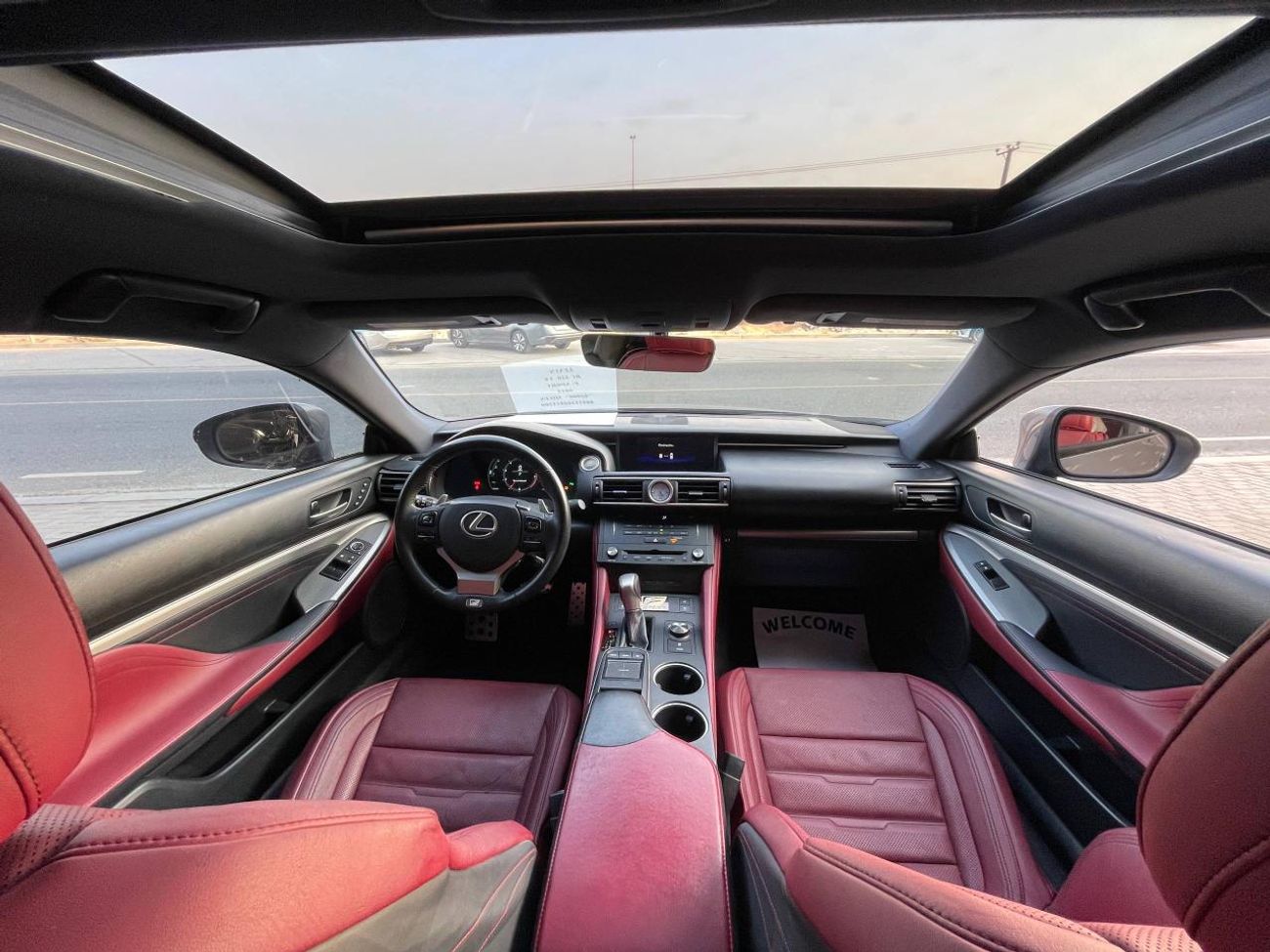 لكزس RC 350 F-SPORT / محرك V6 سعة 3.5 لتر / لوحة عدادات كهربائية / استهلاك منخفض للموارد / مقاعد مبردة / بحالة م