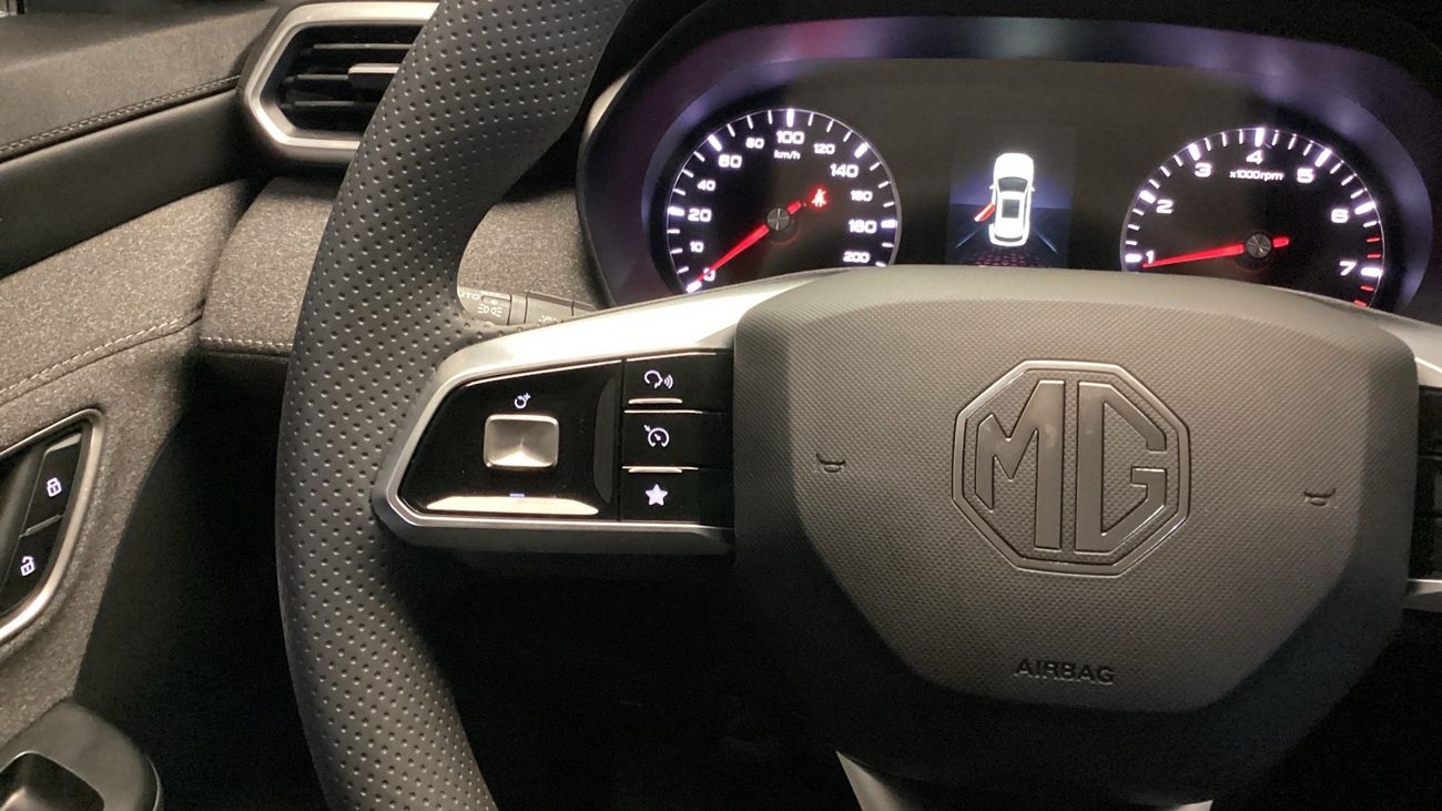 أم جي ZS Standard | upto AED 20,000 Ramadan Discount | شامل الضمان | 0 ﺪﻔﻋﺓ ﺃﻮﻟﻯ