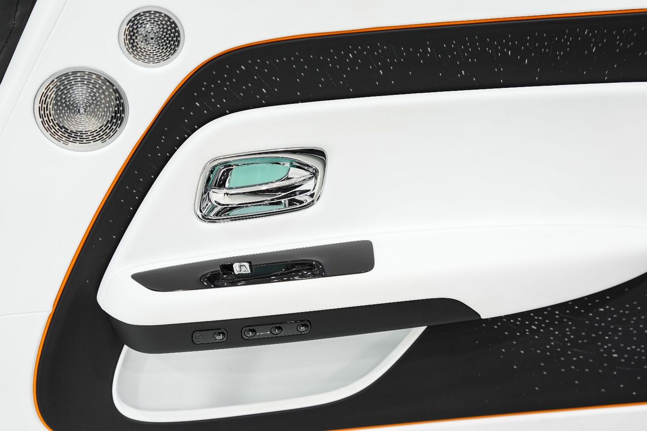 رولز رويس سبيكتر Coupe Bespoke Audio, Starlight Doors, Illuminated Fascia, Dealer Warr + Serv!!