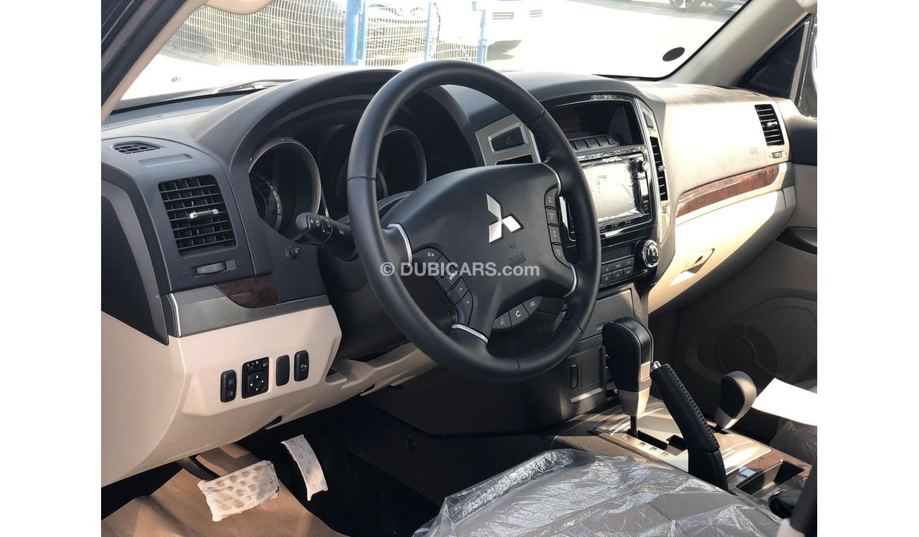 ميتسوبيشي باجيرو GLS 3.5L, 4WD, Leather Seats, Power Seats, Alloy Rims 17'', DVD+Rear Camera, Back Sensors,CODE-MPFF3