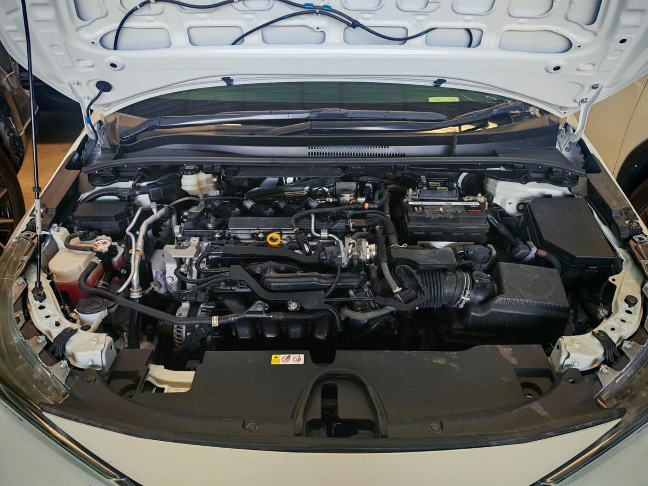 تويوتا كورولا HATCH BACK 2.0 PETROL