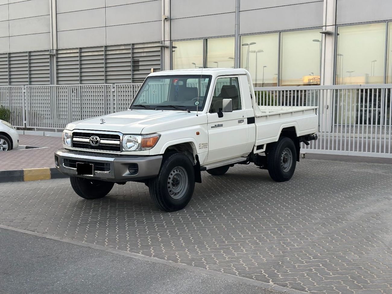 Toyota Land Cruiser Pick Up Std 4.0L Single Cab Utility 4WD