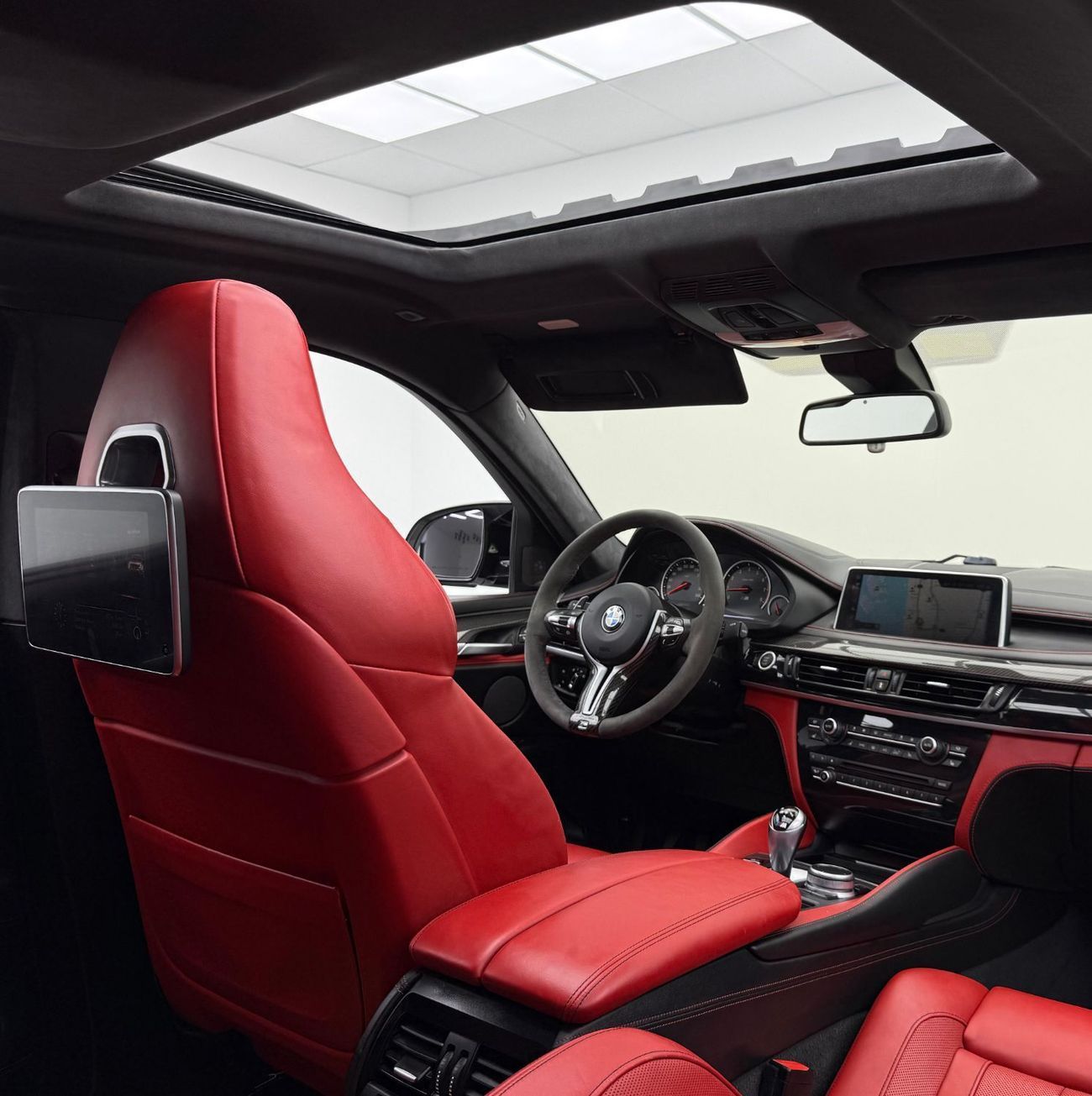 BMW X6M Std 4.4L 2017 BMW X6M, Full Service History, Carbon Fiber Interior, Fully Loaded, Excellent Conditio