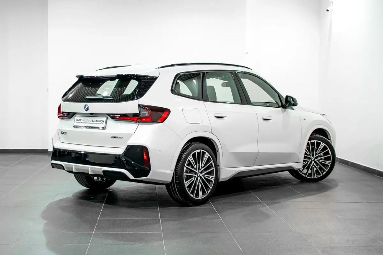BMW iX1 xDrive 30i Luxury M Sport Package