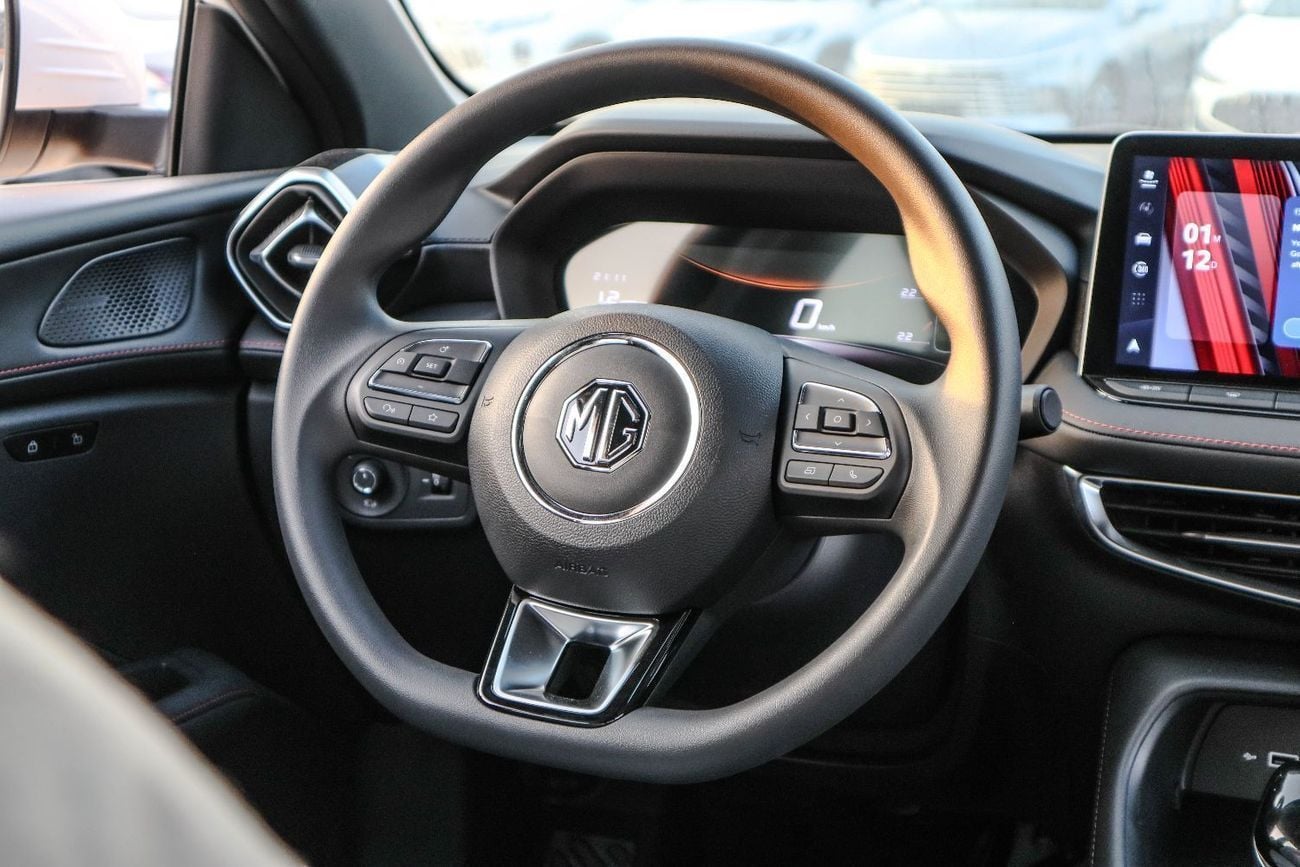 MG 5 LUX MG 5 – 1.5L 180 DVVT – Full Option – 2025 Model