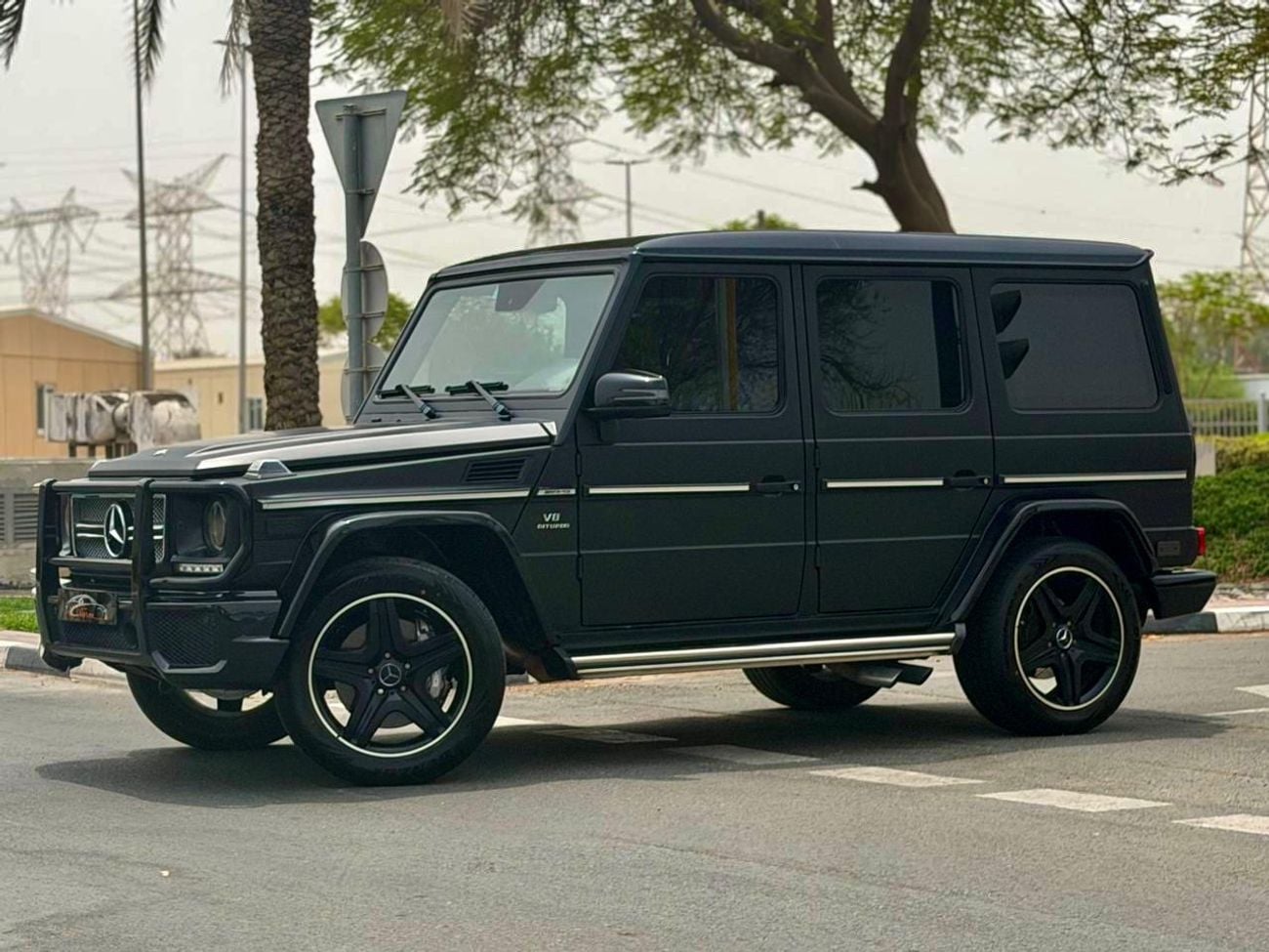 مرسيدس بنز G 63 AMG STANDARD G 63 AMG LIMITED EDUCATION SPECIAL COLOR CARBON FIBER