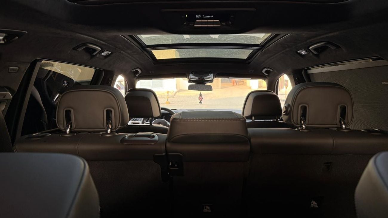 BMW X7 xDriveM60i (6 Seats)