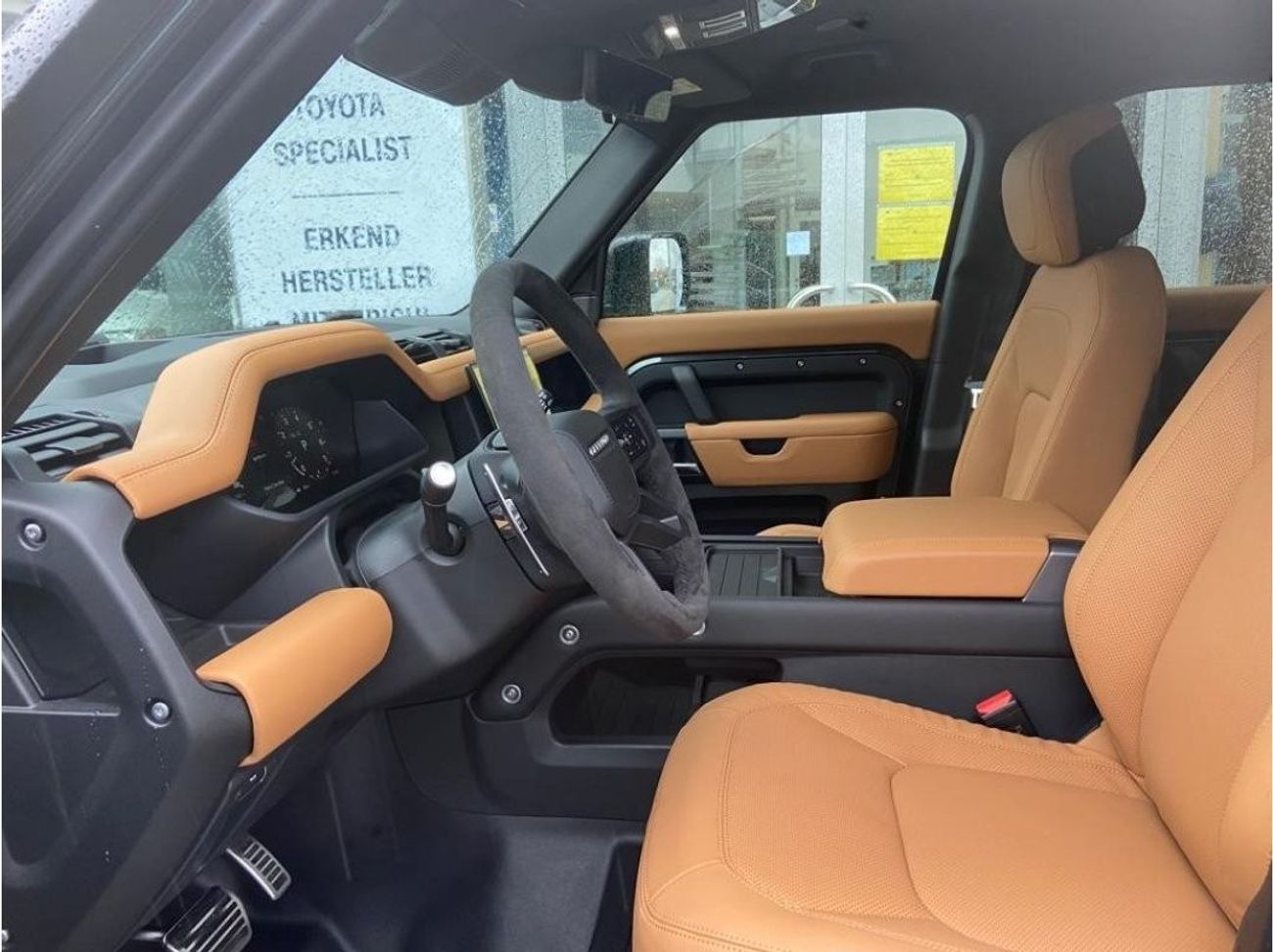 لاند روفر ديفندر Defender Carpathian V8 2023