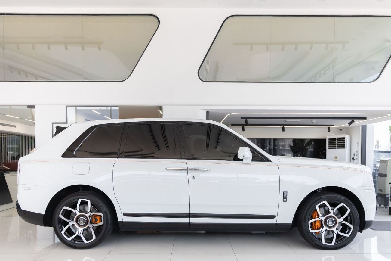 رولز رويس كولينان Rolls-Royce Cullinan | Black Badge Kit | Carbon Fiber Interior | Bespoke Premium Sound System | 2020