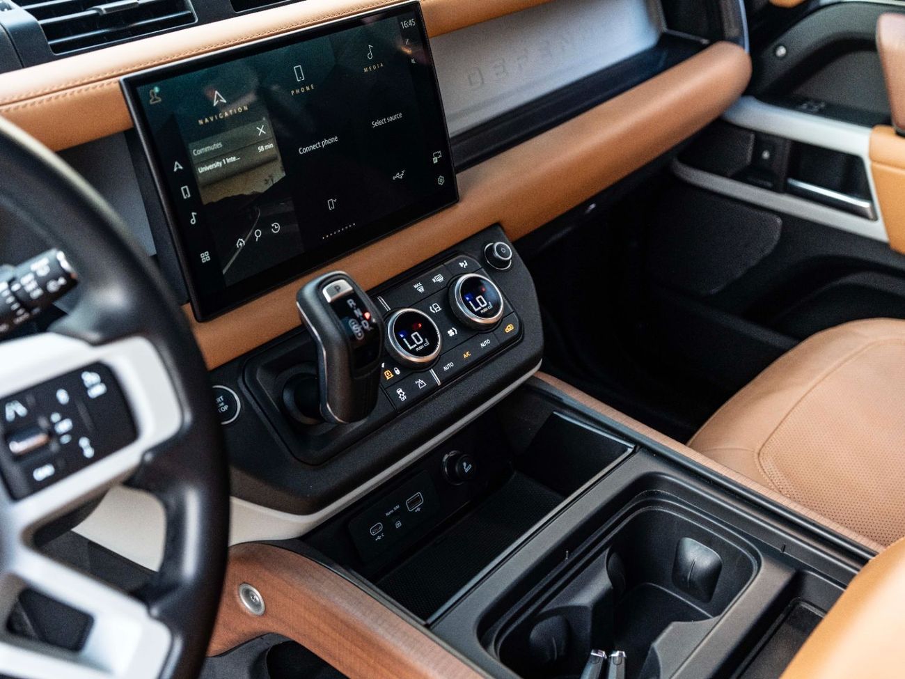 لاند روفر ديفندر P400 110 SE 3.0L (5 Seater)