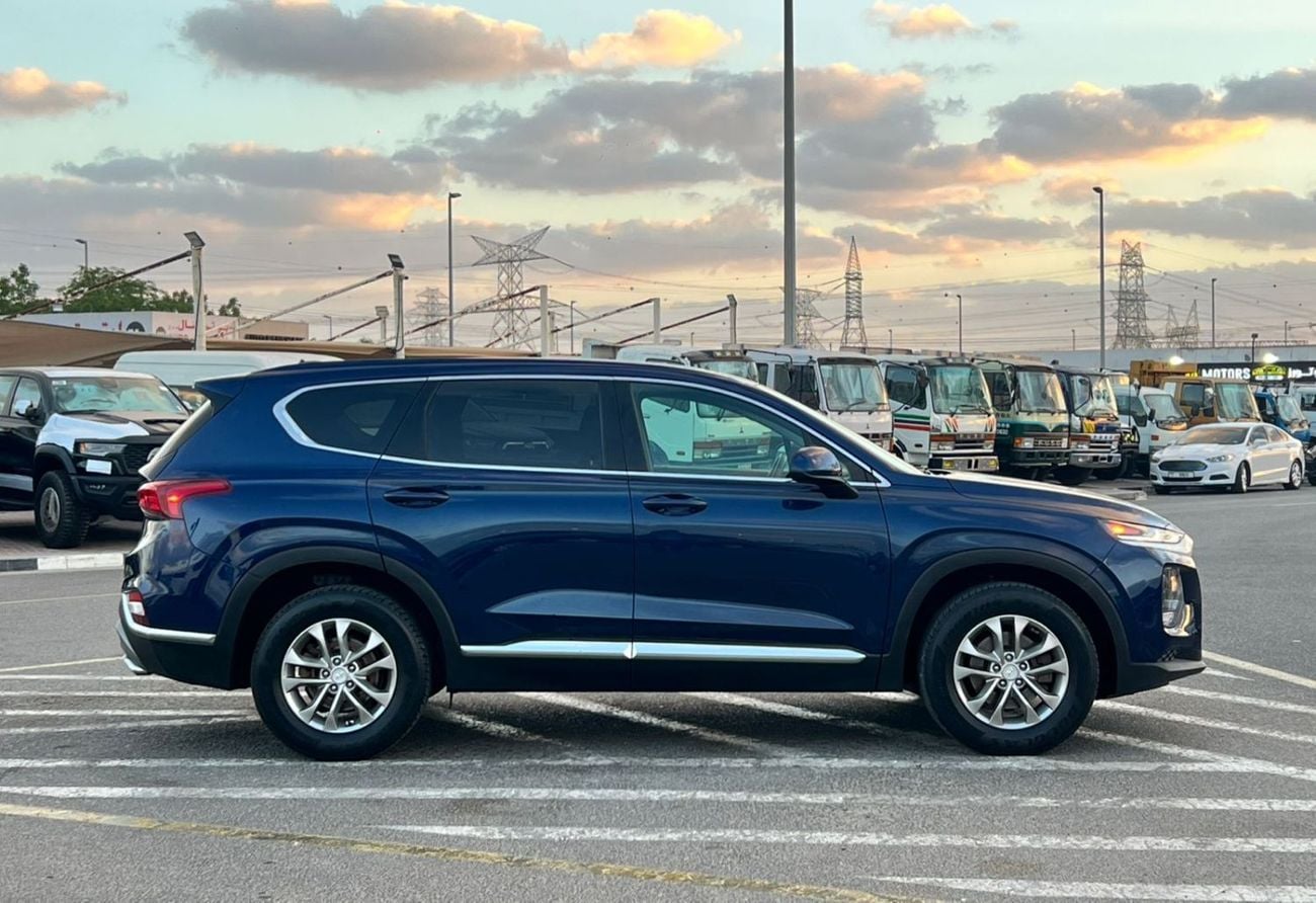 Hyundai Santa Fe STD (NON GCC) 2019 Hyndai Santafe Fe 2.4L V4 FWD - Rear Camera & Sensor